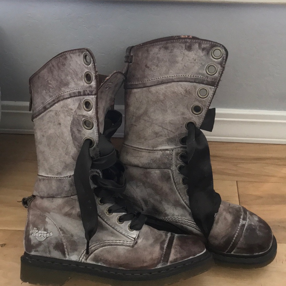 Dr Marten Floral lined boot Size 9.5